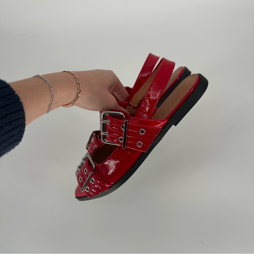 Steve Madden Girl Graya Red Patent Pumps Size 7.5 Slingback Big Buckle Grommet - Picture 10 of 10